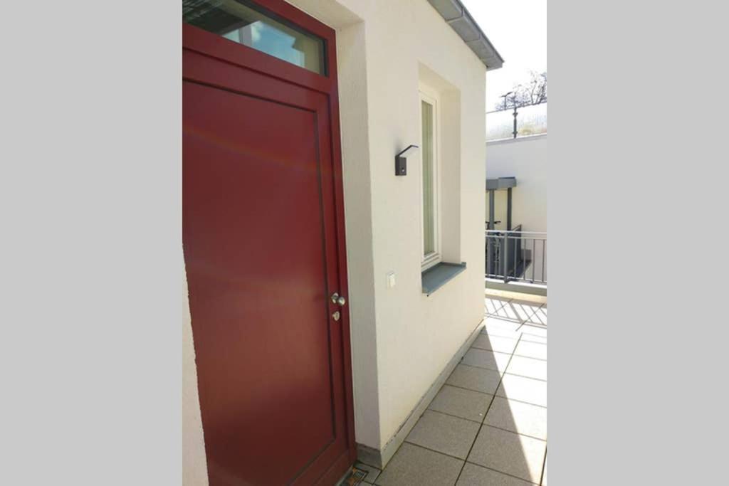 Pearl Studio Apart - King Bed - Netflix - Projector - Fast Wi-Fi Trier Luaran gambar